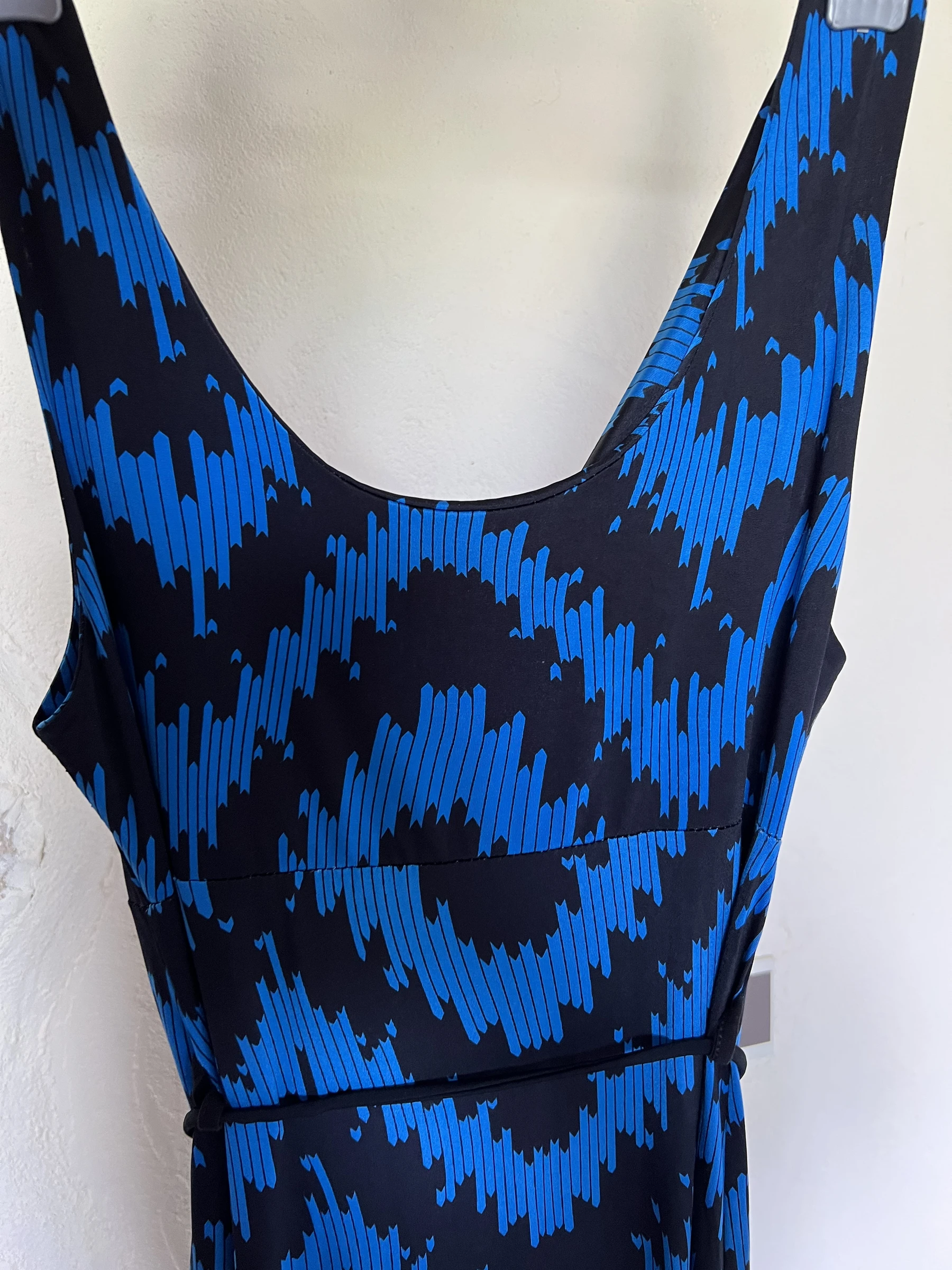 🌊 Blue black summer maxi dress with zigzag patterns – S/M – fluid & elegant – photo 9